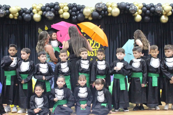 Formatura da EMEI Joana Uhl Costa