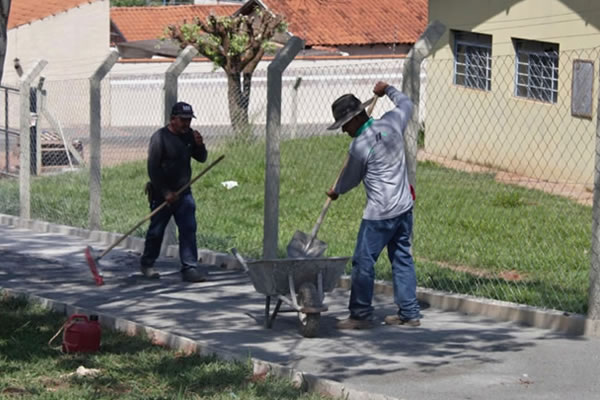 Obras de revitalização da praça da Cohab IV