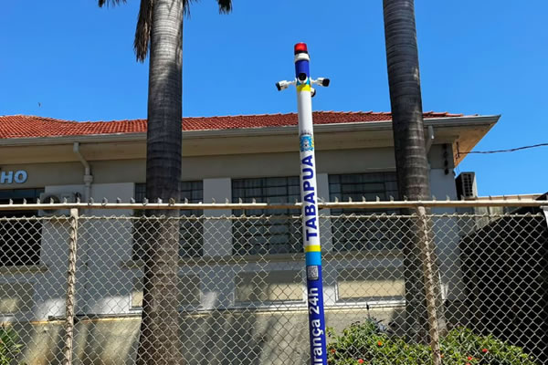 Escola municipal recebe sistema integrado de segurança