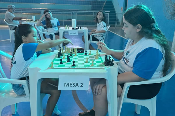 Damas, xadrez e dominó no Torneio do Trabalhador!